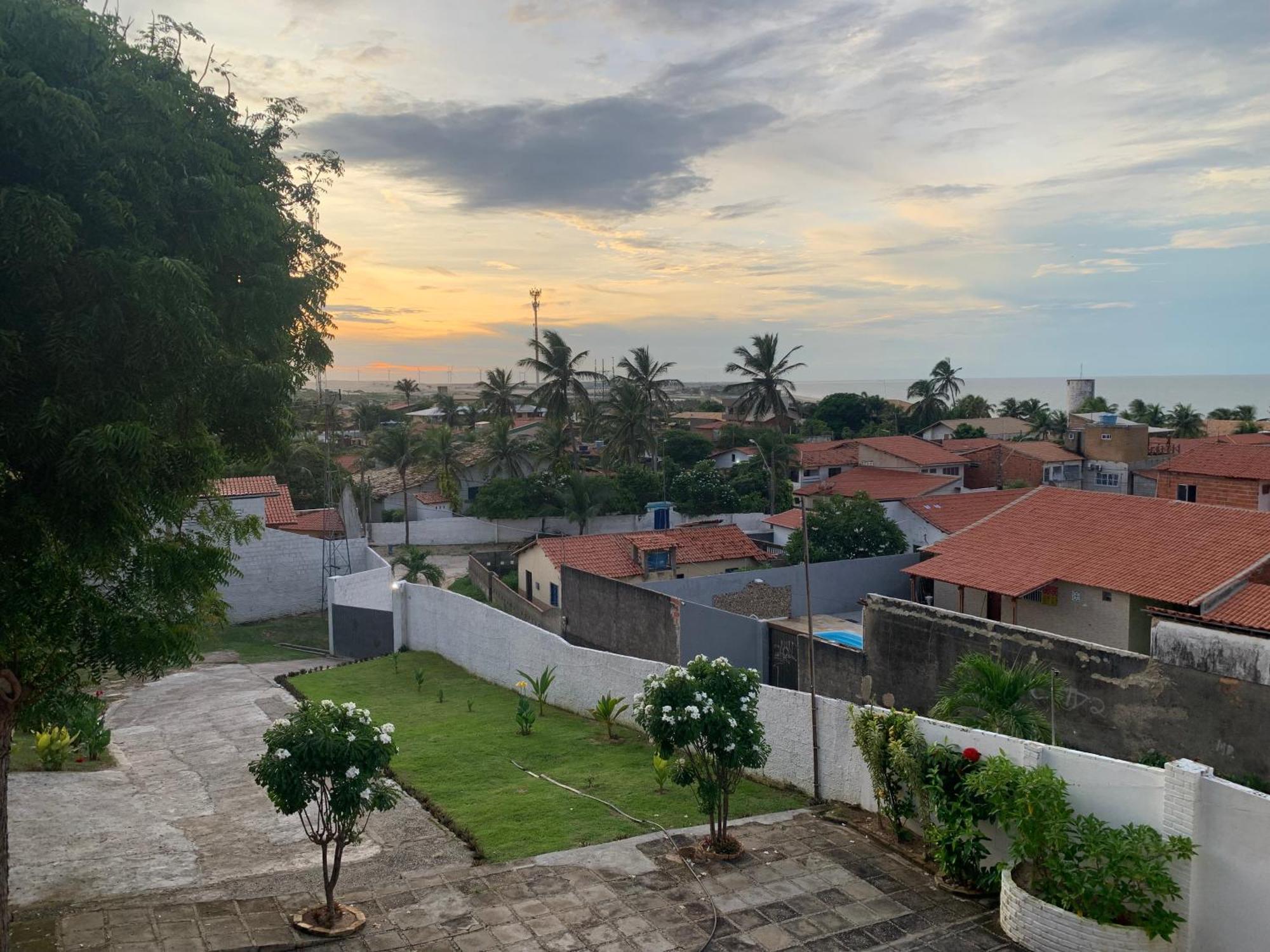 Morro Branco Suites - Hospedaria Morro Branco เบเบรีเบ ภายนอก รูปภาพ