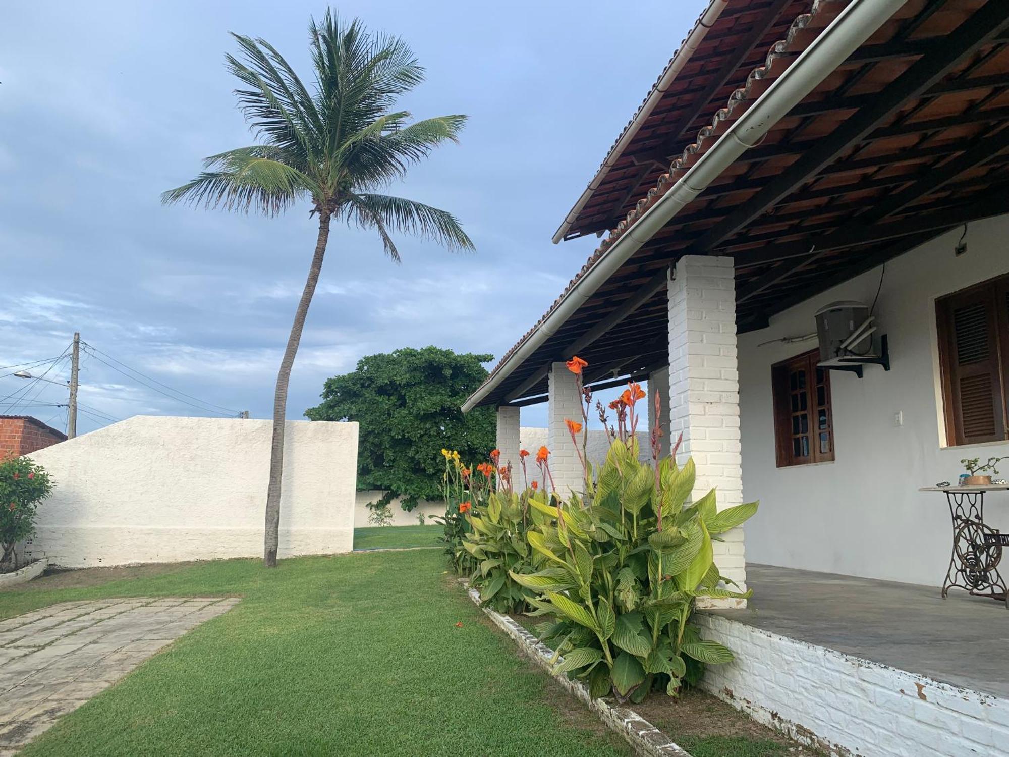 Morro Branco Suites - Hospedaria Morro Branco เบเบรีเบ ภายนอก รูปภาพ