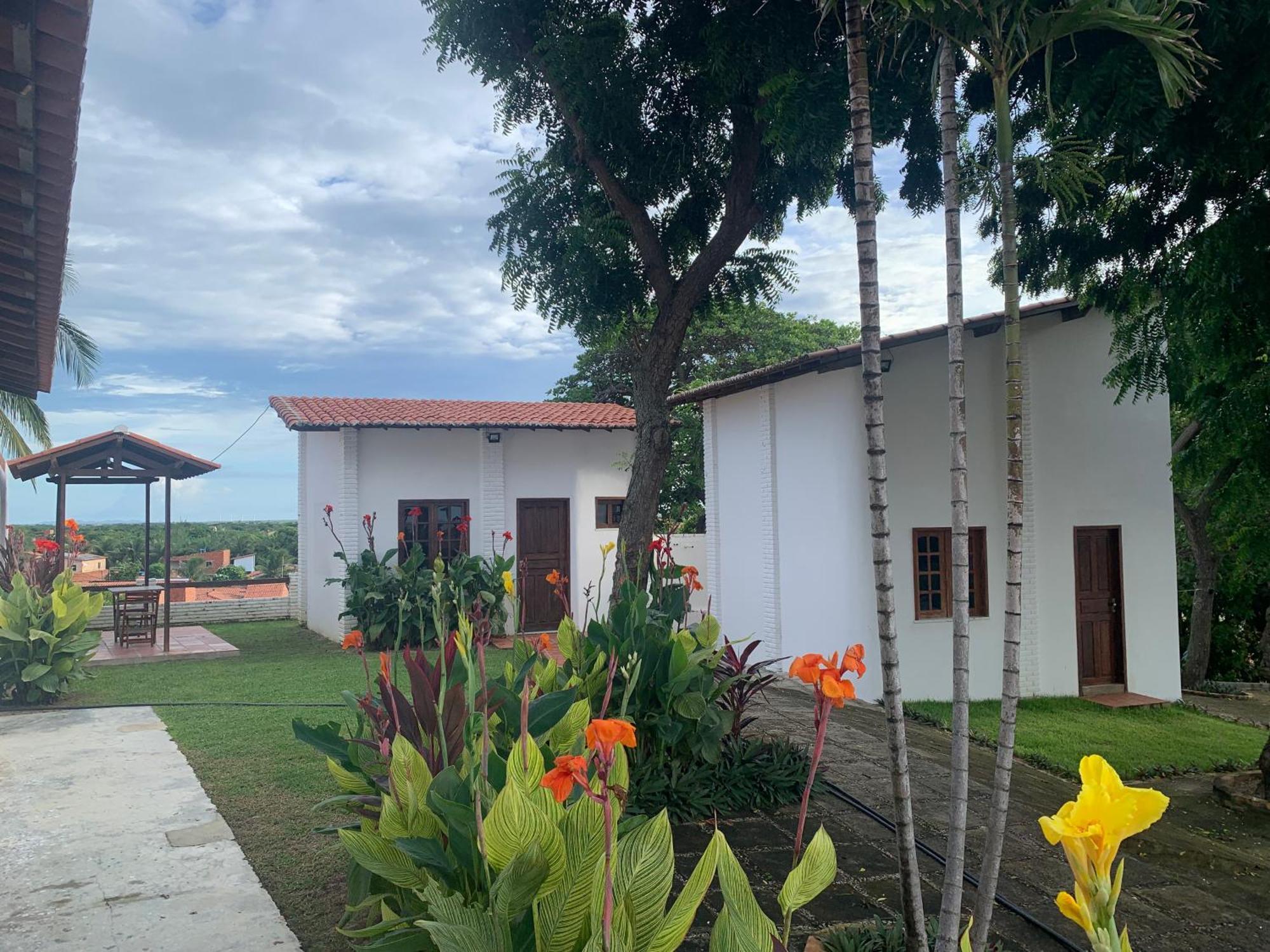 Morro Branco Suites - Hospedaria Morro Branco เบเบรีเบ ภายนอก รูปภาพ