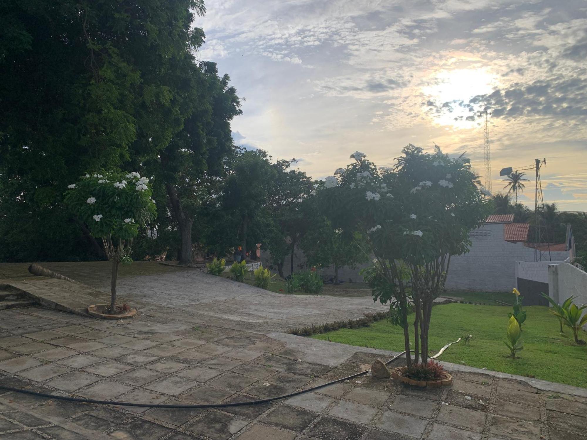Morro Branco Suites - Hospedaria Morro Branco เบเบรีเบ ภายนอก รูปภาพ